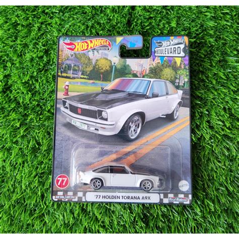 Jual HOT WHEELS PREMIUM 77 HOLDEN TORANA A9X PUTIH BOULEVARD Shopee