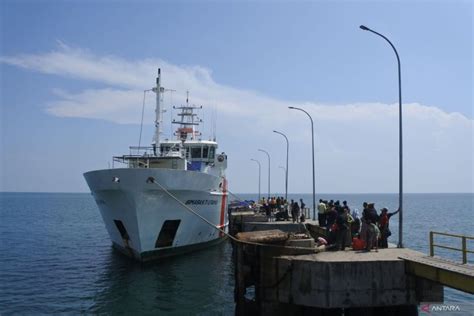 Pemudik Telantar Di Pelabuhan Jangkar Diangkut Kapal Kemenhub ANTARA News