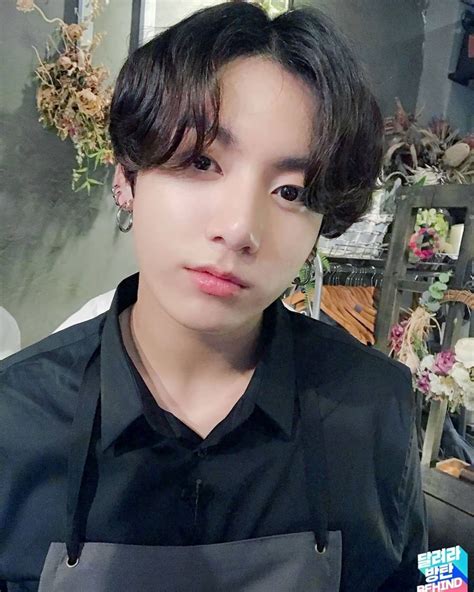 Potret Selfie Jungkook Bts Tanpa Ekspresi Yang Bikin Deg Degan