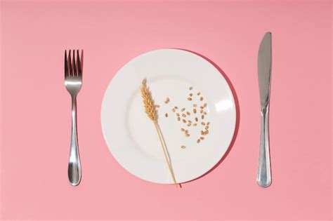 Premium Photo Top View Food Crisis Concept With Plate