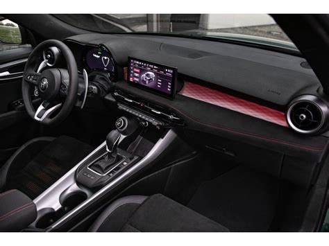 2024 Alfa Romeo Tonale: 73 Interior Photos | U.S. News