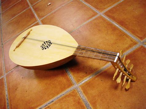 Small Medieval Lute 42cm – Marco Salerno Luthier