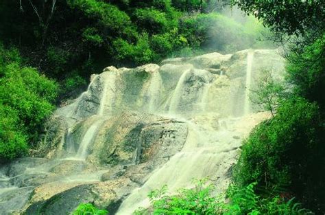 Hell's Gate Geothermal Walk - Hells Gate Geothermal Reserve & Mud Spa ...