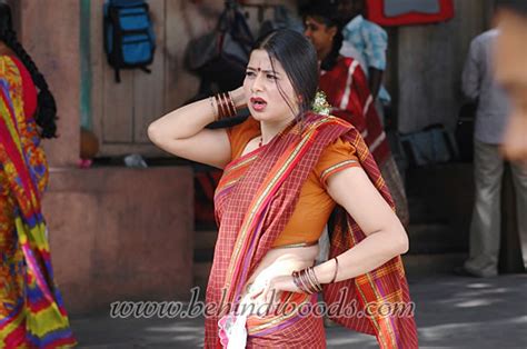 Tamil Movie gallery sangeetha uyir sangeetha rasiga dhanam dhanam ...