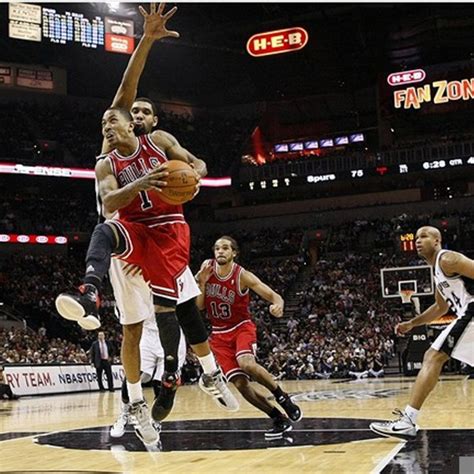 Kobe Bryant Dunks On Derrick Rose