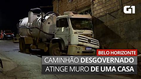 Caminhão desgovernado atinge muro de casa na região do Barreiro em BH