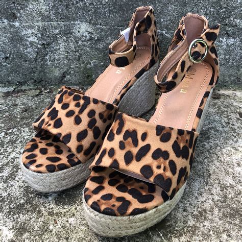 Betsy Leopard Print Sandal Shop Shoes And Accessories At