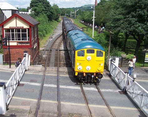 Br Sulzer Type 2 Class 24 No 5081 Arrives At Ramsbottom E Flickr