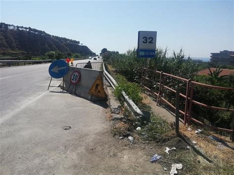 Melito Porto Salvo Perdita Fognaria Al Km Della Ss