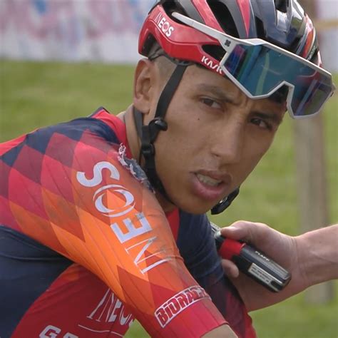 Giro de Italia Rodri on Twitter CAÍDA DE EGAN BERNAL El