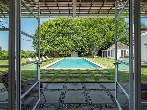 627 Sagaponack Rd, Sagaponack, NY 11962 | Zillow