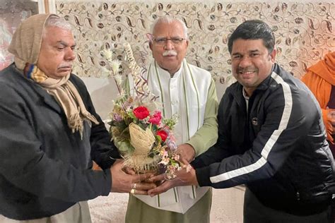 Khattar meets India U-19 captain Shafali Verma's family in Rohtak