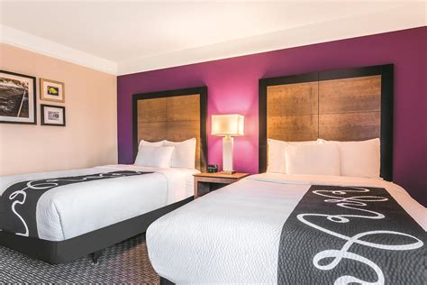 La Quinta Inn & Suites by Wyndham Shreveport Airport | Shreveport, LA Hotels