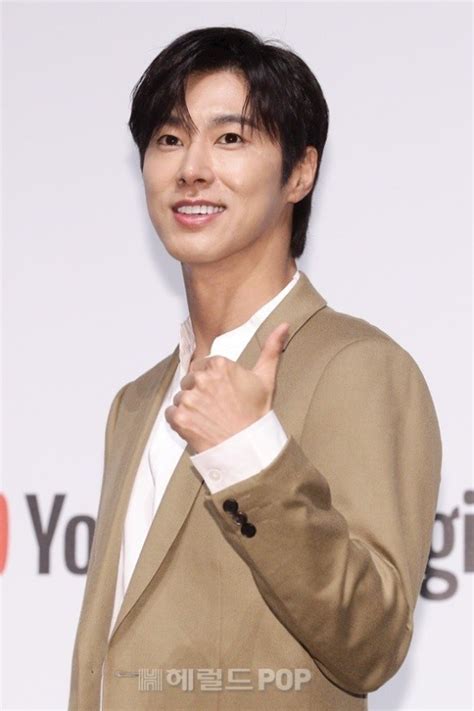 Pop초점 방역수칙 위반 유노윤호 9개월만 활동 재개日 Fns 가요제 출연 네이트 연예