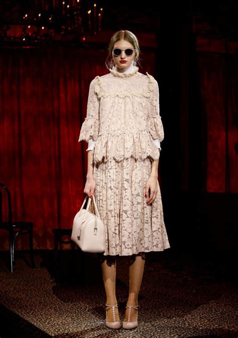 Kate Spade Fall 2017 Revisits 1920s Paris At Nyfw