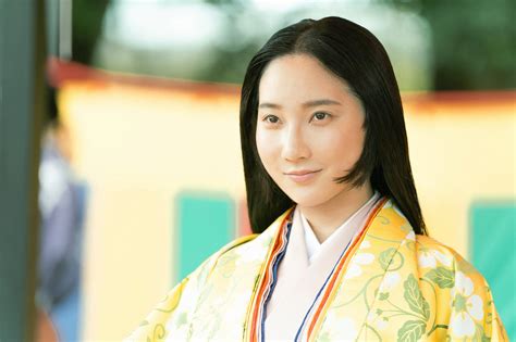 画像25 35 「光る君へ」花山天皇（本郷奏多）、寵愛したよし子（井上咲楽）の“形見”に反響「緊縛プレイの」 モデルプレス