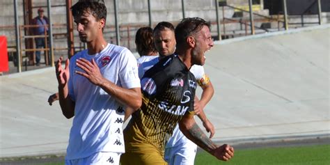 Serie D Denis Non Perde Il Vizio Del Gol