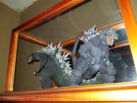 SH Monsterarts Godzilla 2000 & 2001 On Display : GODZILLA