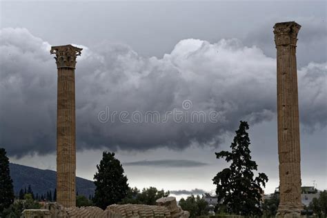 Templo Del Zeus Ol Mpico Atenas Imagen De Archivo Imagen De Europeo