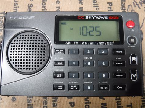 I Take Pictures of Electronic Parts | I bought this radio a bit over