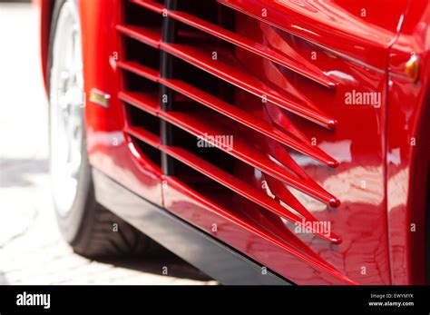 Red ferrari testarossa hi-res stock photography and images - Alamy