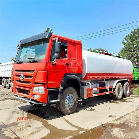 Sinotruk HOWO 5000 Liters 10000 Liters Water Tank Sprinkler Truck Dust