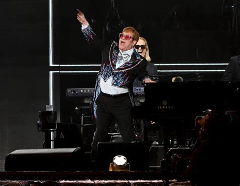 Elton John Dazzles Los Angeles in Last American Concert: Review