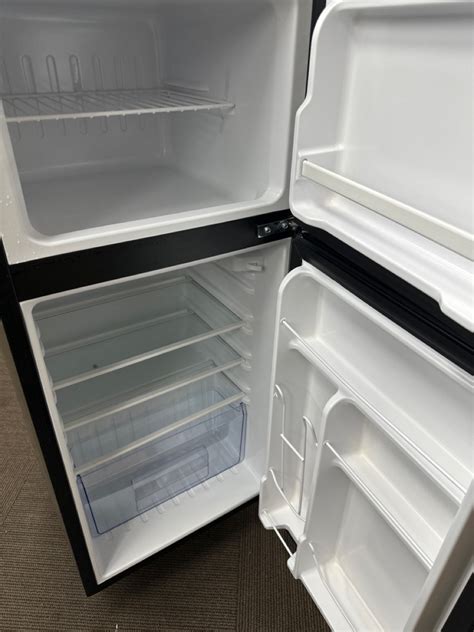 FRIGIDAIRE EFR451 C 4 5 CU FT 2 DOOR MINI FRIDGE FREEZER Like New