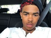 Big Juicy Gay Lips To Kiss