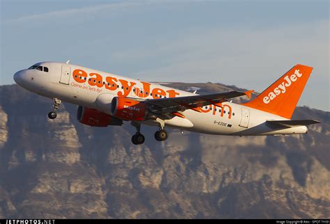 G EZDE Airbus A319 111 EasyJet Alex JetPhotos