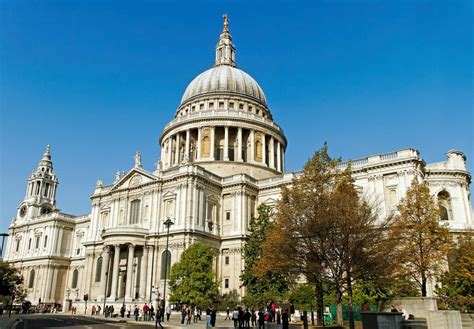 St. Paul's Cathedral on AboutBritain.com