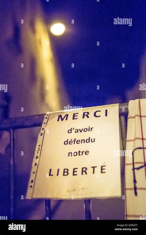 Hommage an Opfer von Charlie Hebdo Tötung in Paris der 7 Januar