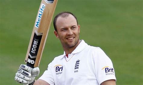 Mocked England Batsman Jonathan Trott Flies Home From The Ashes With