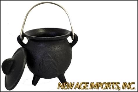 G Br C Triquetra Cast Iron Cauldron With Lid D H