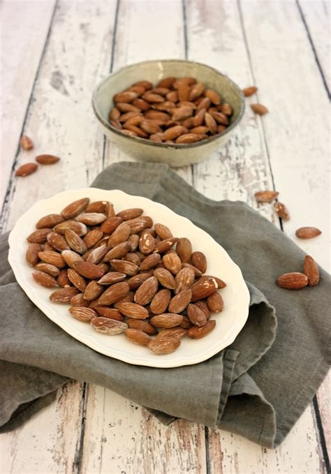 AMANDES GRILLÉES AU SEL ET PAPRIKA FUMÉ VEGAN Healthy Julia