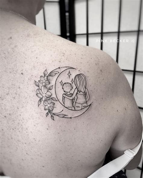 Tatuaje Madre E Hijo Sobre La Luna Tatuajes Para Mujeres Tatuering