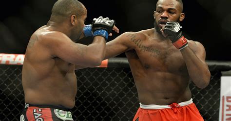 Jon Jones Defends Ufc Light Heavyweight Title By Decision