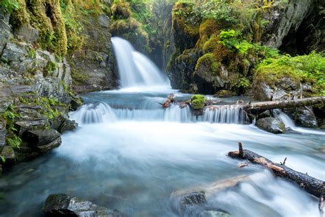 Download Nature River Waterfall 4k Ultra HD Wallpaper