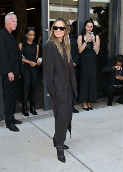 Olivia Wilde Flashes Her Nude Tits At The Michael Kors Show Photos TheFappening