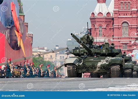 Russian Main Battle Tank T 90 Editorial Photo - Image of people, russia ...