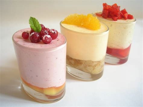 Verrines Aux Mousses De Cl Mentine Fraise Et Mangue Recette Verrine