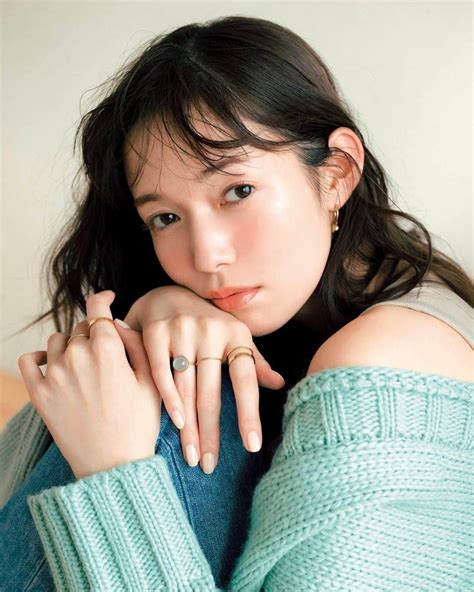 佐藤栞里さんのインスタグラム写真 佐藤栞里instagram「 明日、次の号が発売になるので 2月号からお写真を☺︎ この日はこれで