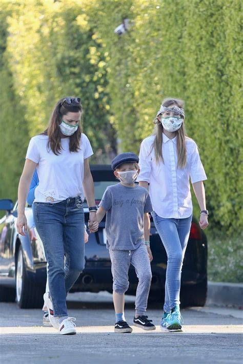 Jennifer Garner - With her kids in Brentwood-06 | GotCeleb