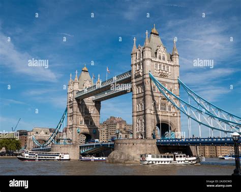 Tower Bridge London Tower Stockfotos Und Bilder Kaufen Alamy