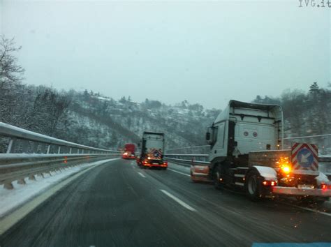 Neve sulle autostrade i punti critici e le raccomandazioni per chi è