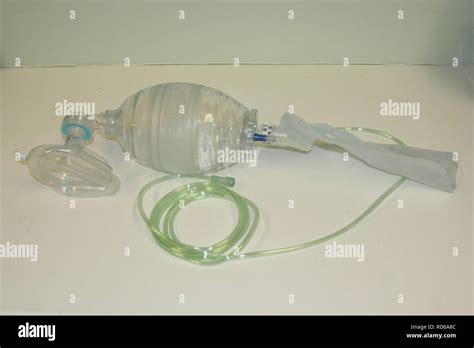 Oxygen reservoir bag hi-res stock photography and images - Alamy