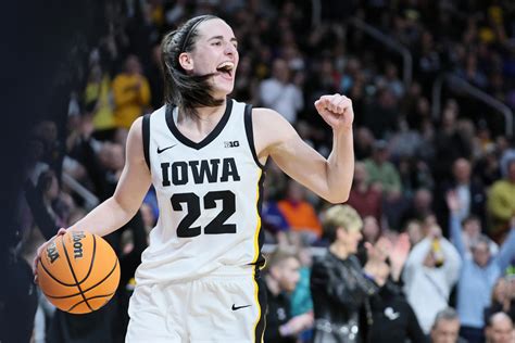 Iowa Vs Uconn Livestream How To Watch The March Madness Final Four