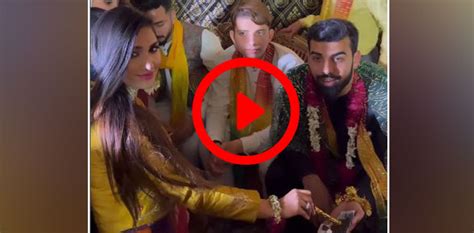 VIRAL Pak Cricketer Shadab Khan S Mehendi Function Video