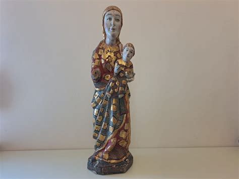 Una Virgen Con El Ni O De Poibueno Pieza Del Mes De Mayo En El Museo