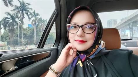 Artis Lulusan S Oki Setiana Dewi Berhasil Medapat Gelar Doktor